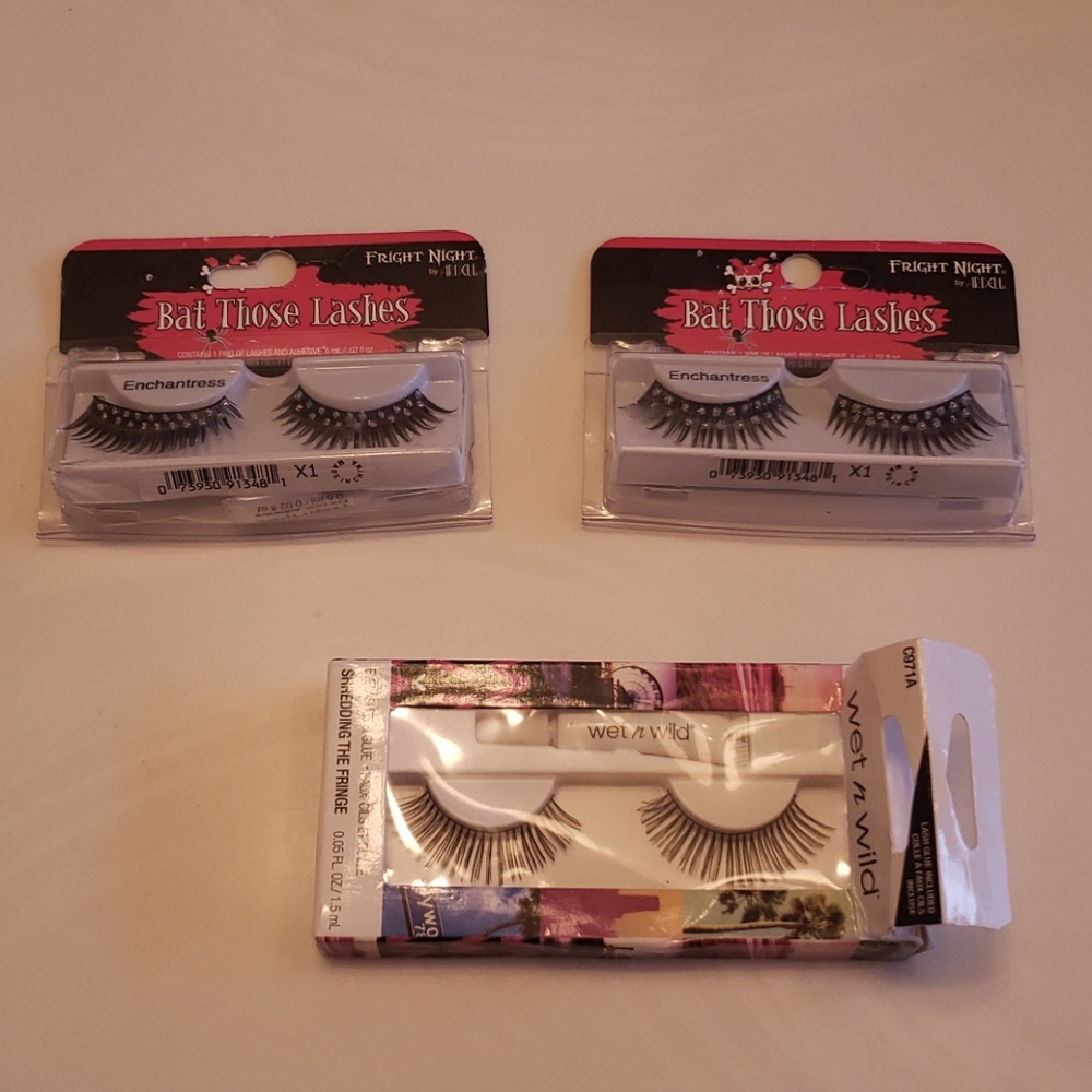 Lashes - Picture 2 of 10